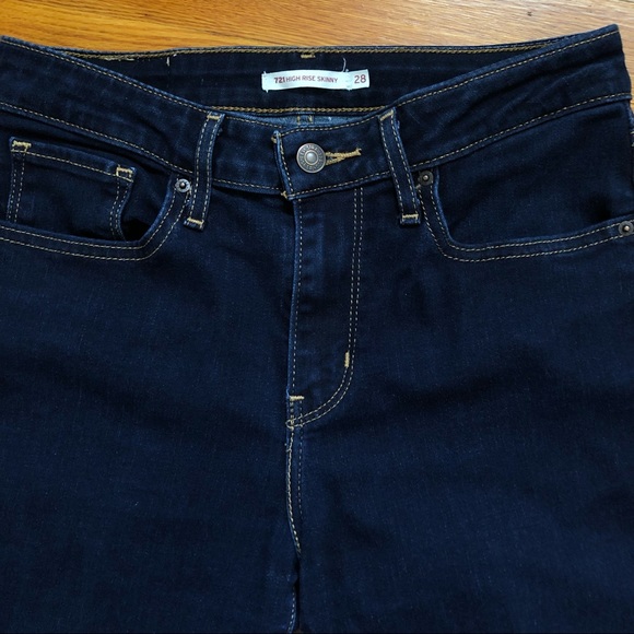 Levi’s 721 High Rise Skinny Jeans - Picture 5 of 8